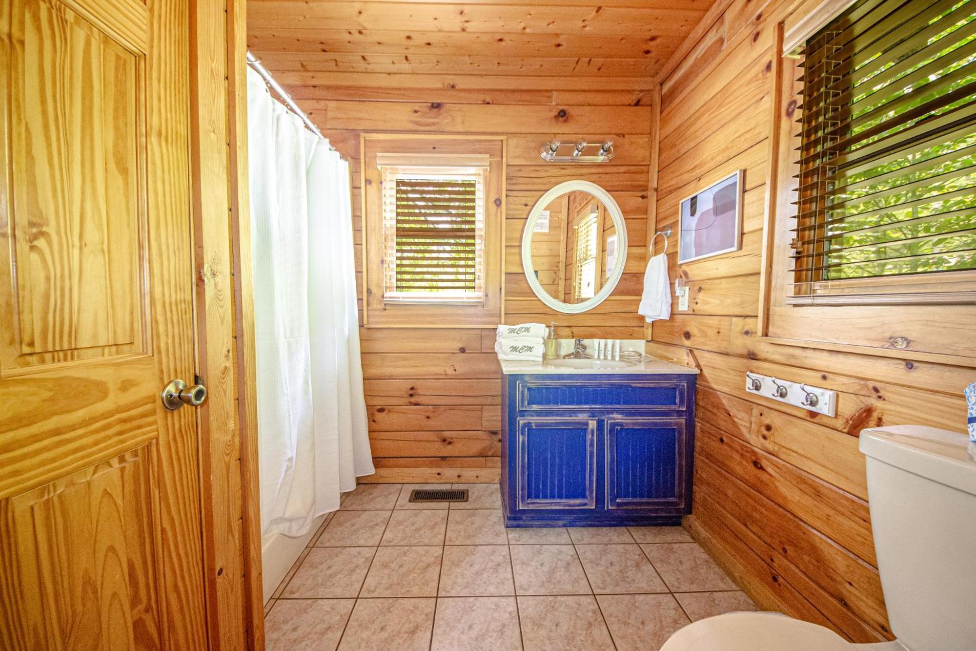 Love Me Tender Studio Cabin Sevierville Phòng bức ảnh